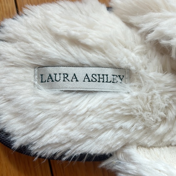 Cute bowed slippers - Picture 2 of 2